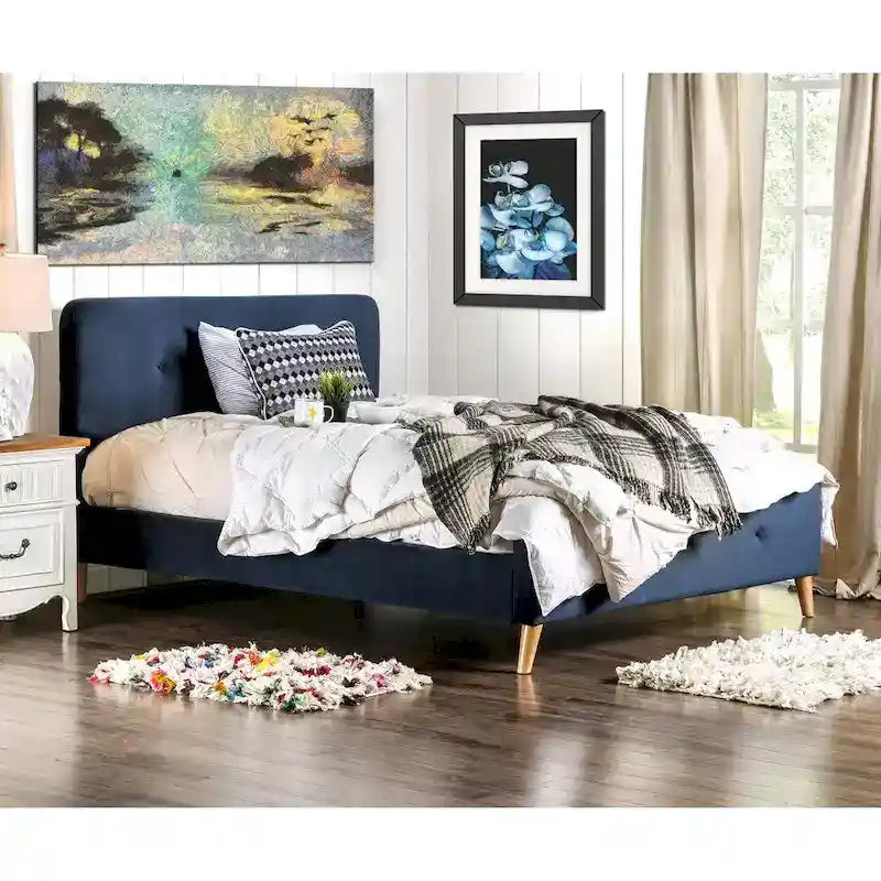 Letto moderno queen-size con base a piattaforma e testiera trapuntata in flanella