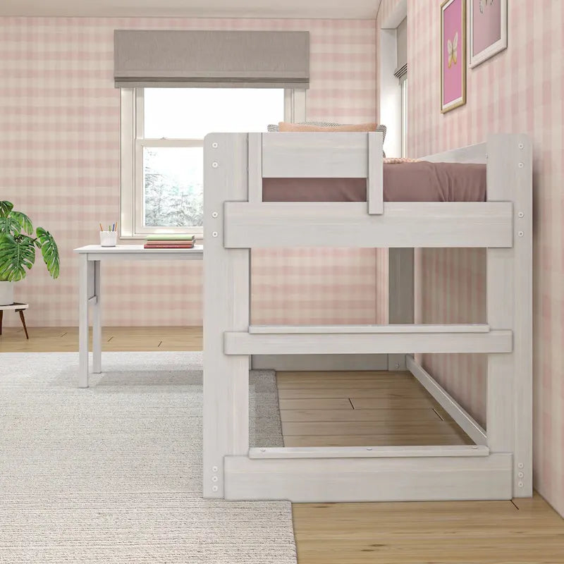 Letto soppalcato basso moderno in stile farmhouse, a una piazza, con scrivania agganciabile