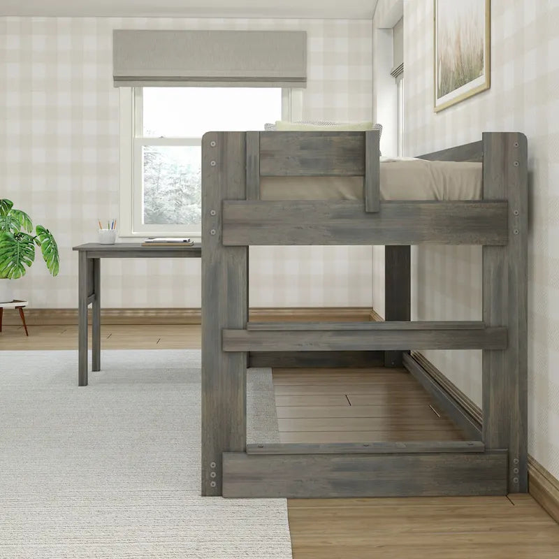 Letto soppalcato basso moderno in stile farmhouse, a una piazza, con scrivania agganciabile